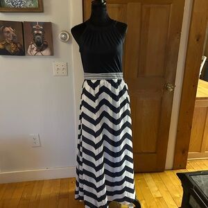 Cupshe Black and White Chevron Maxi Skirt